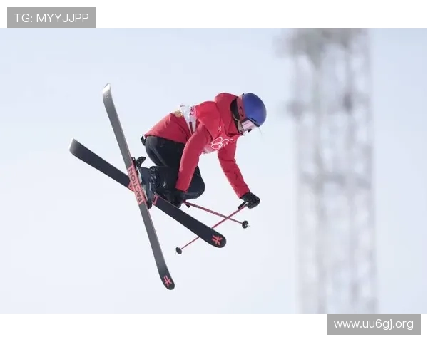 中国姑娘在自由式滑雪世锦赛U型场地技巧赛中实现突破与进步勇创佳绩 中国姑娘在自由式滑雪世锦赛U型场地技巧赛中实现突破与进步勇创佳绩